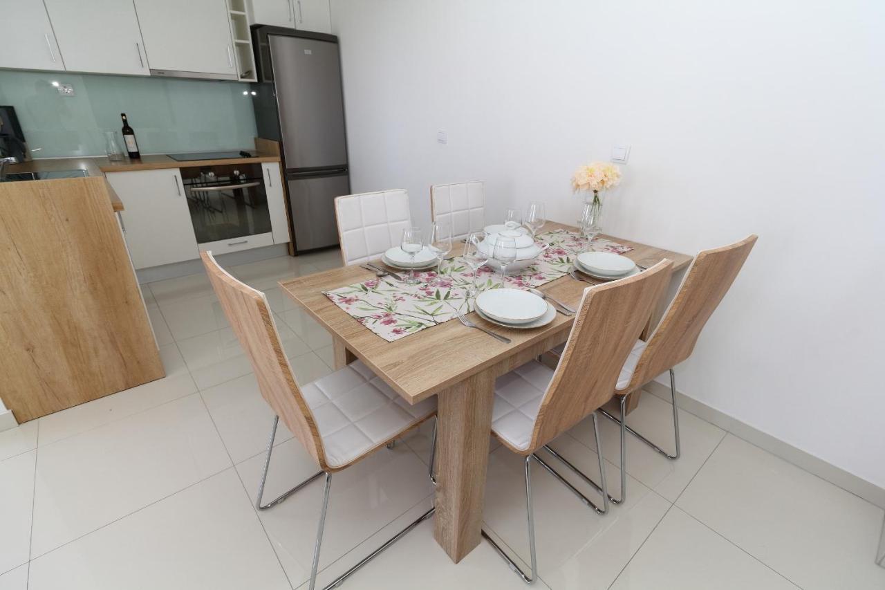 Apartments Pivac มาคาร์สกา ภายนอก รูปภาพ