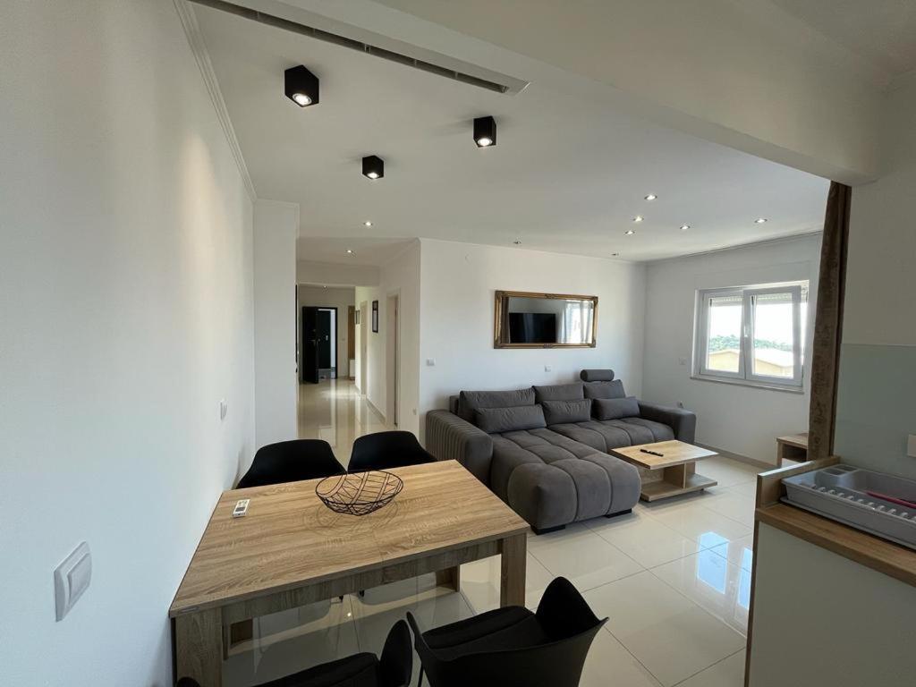 Apartments Pivac มาคาร์สกา ภายนอก รูปภาพ