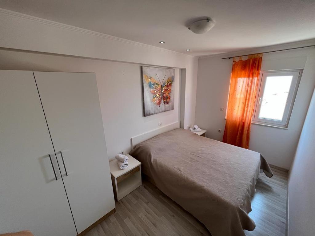 Apartments Pivac มาคาร์สกา ภายนอก รูปภาพ
