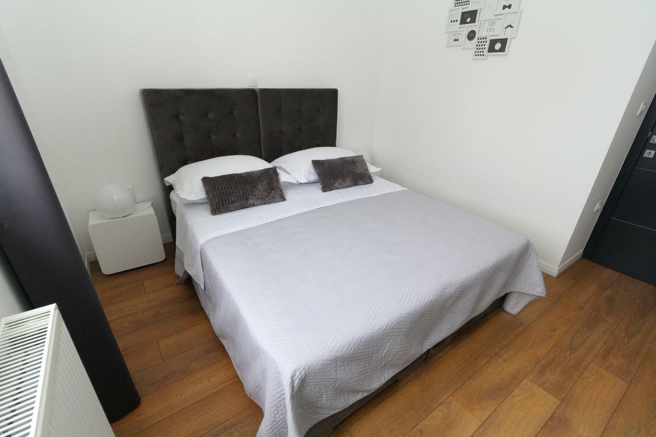 Apartments Pivac มาคาร์สกา ภายนอก รูปภาพ